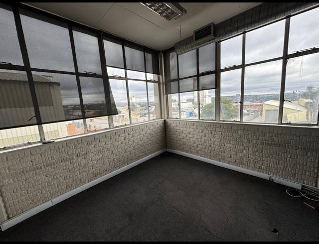 282M² WAREHOUSE TO LET IN WYNBERG